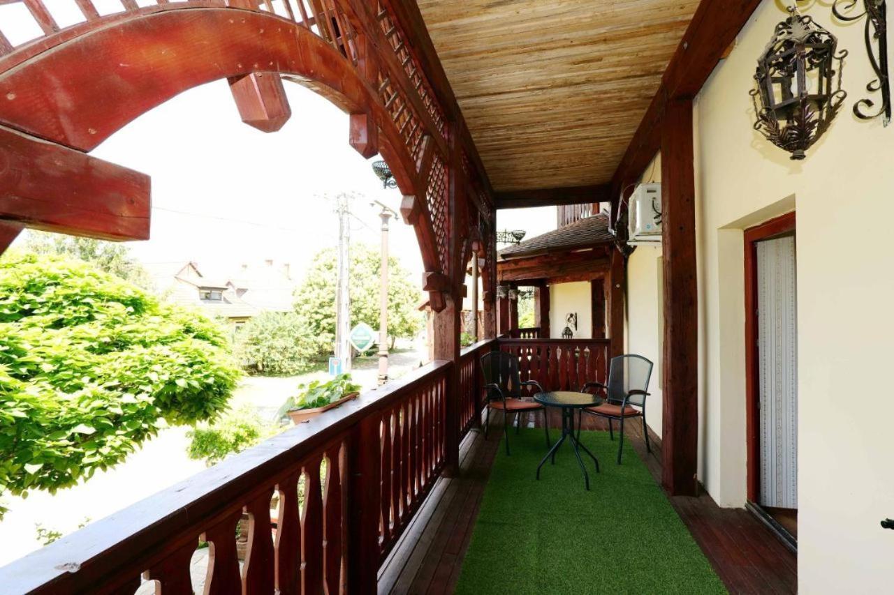 Castle Wellness Resort Sosto นีเรกฮาซา ภายนอก รูปภาพ